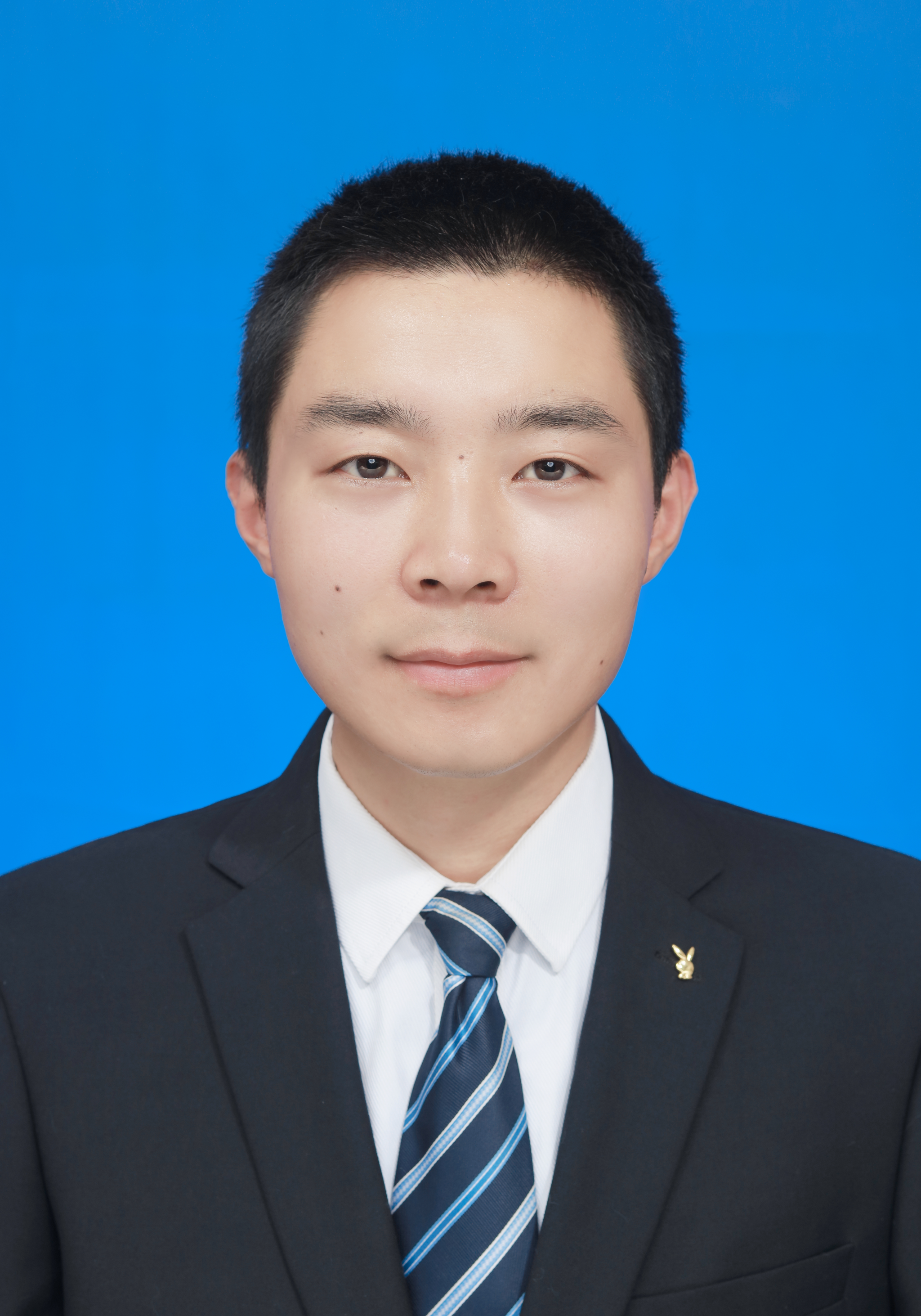 陈　晨