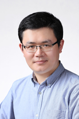 李　勇
